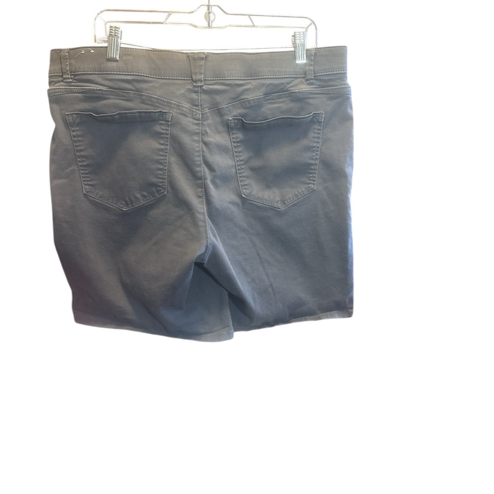 Wit & Wisdom Gray High-Rise Bermuda Shorts - Picture 6 of 13